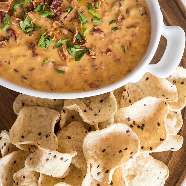 Slow Cooker Queso Dipp